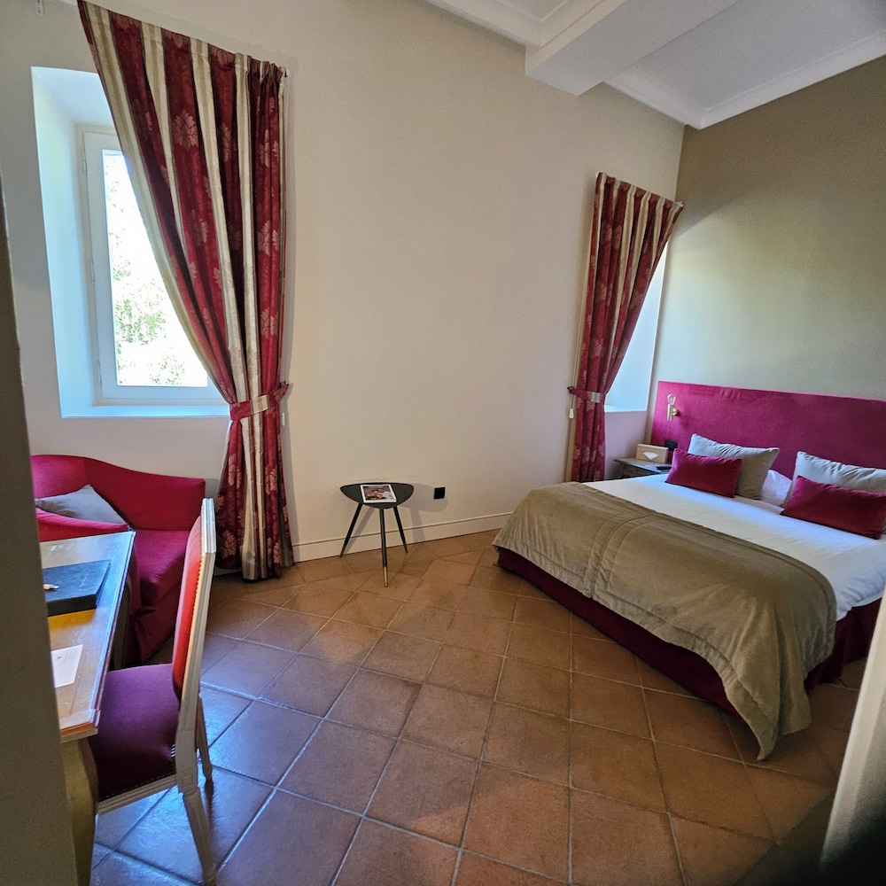 Le Chateau De Taulane