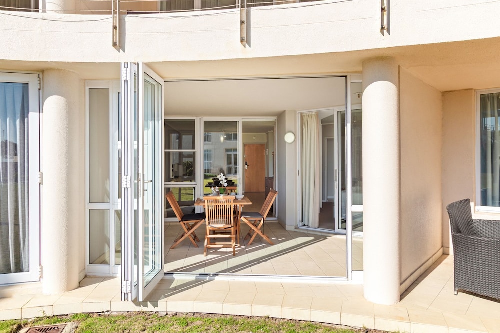 Luxury on the Beach Lagoon Beach