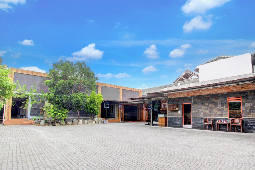 Hotel O Prambanan Near Prambanan Temple