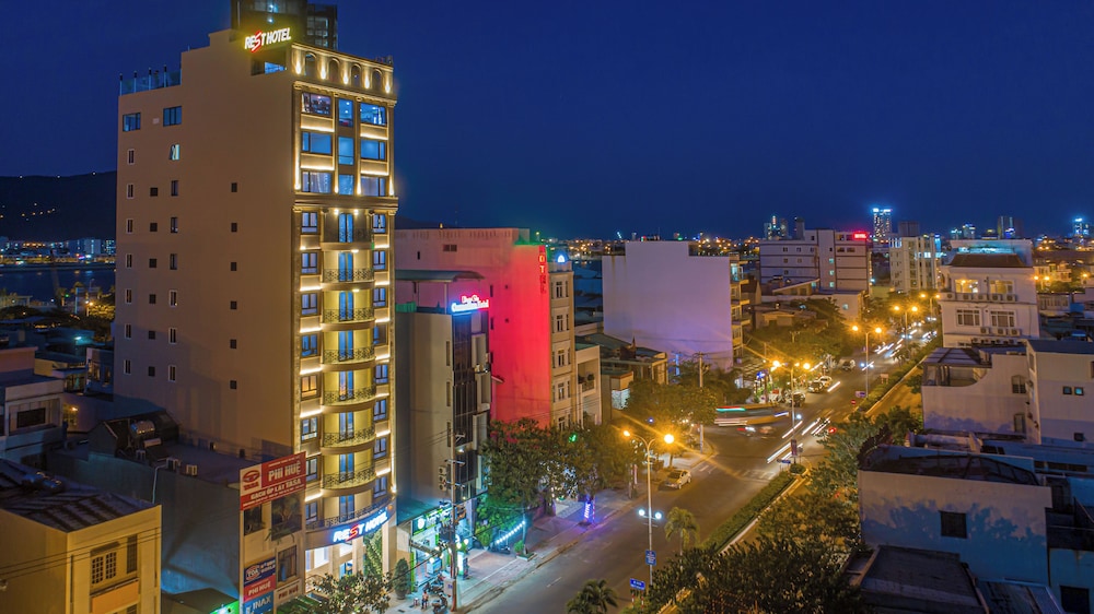 Rest Hotel & Apartment