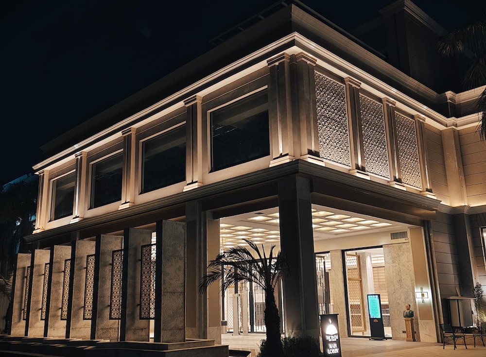 Tivoli Garden Resort Hotel