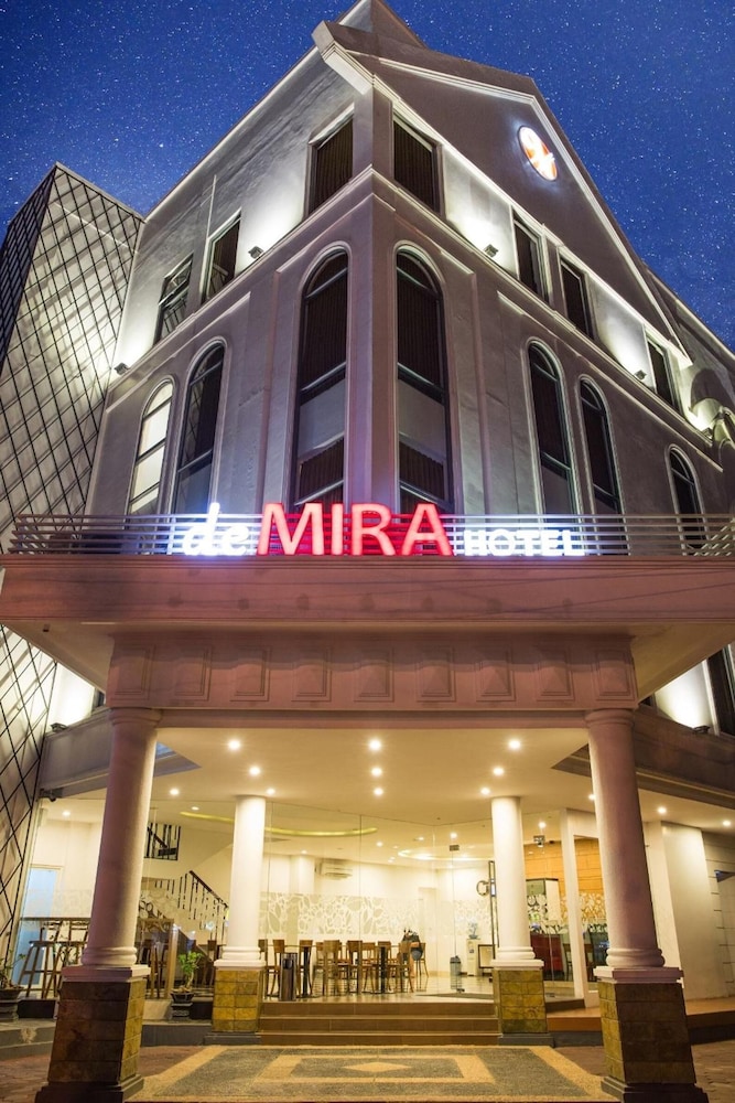 deMira Hotel Gubeng Surabaya