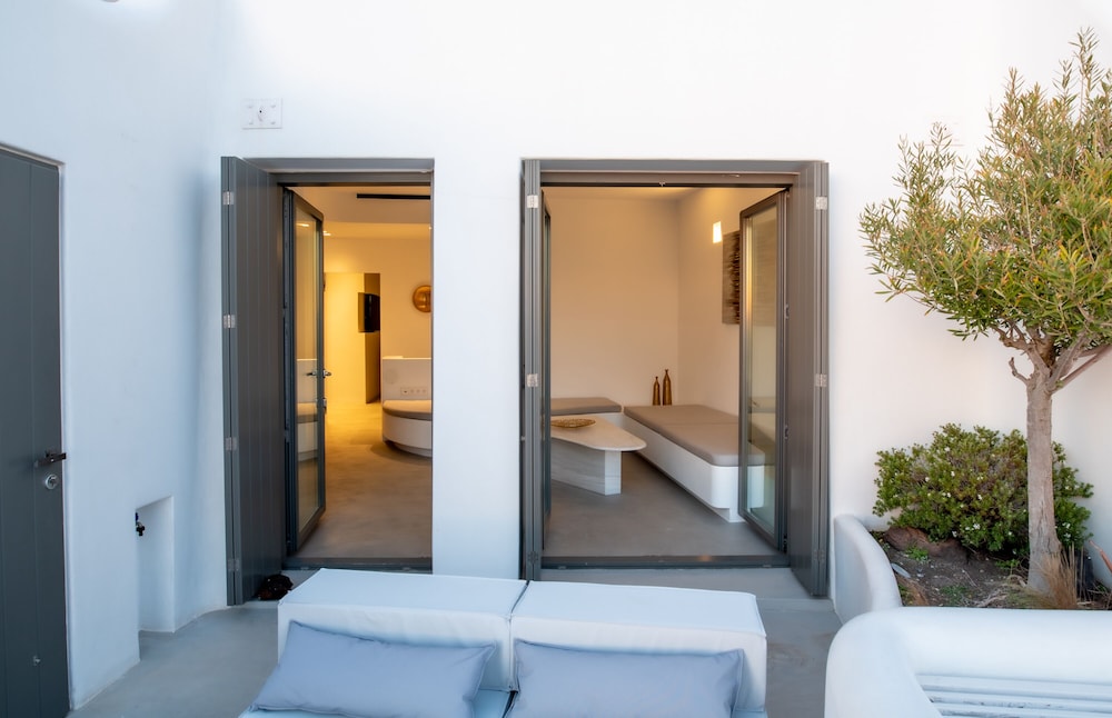 Heaven’s Edge Cliffside Villas & Suites