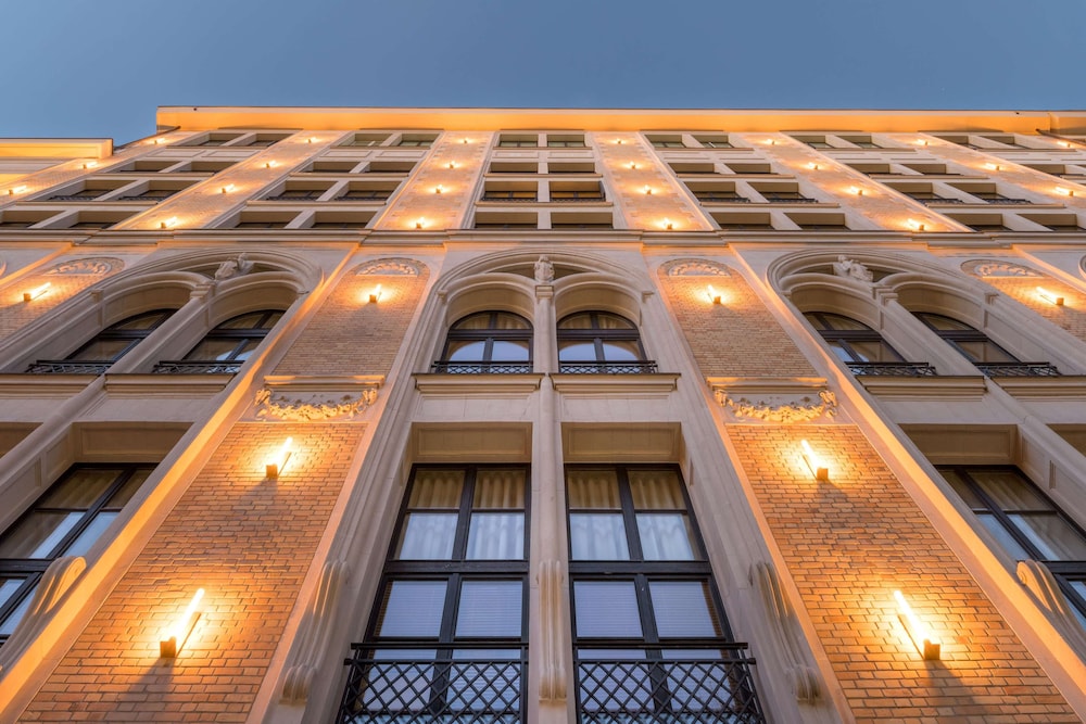 Sax Paris, LXR Hotels & Resorts