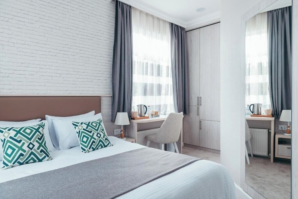 Central Square Hotel