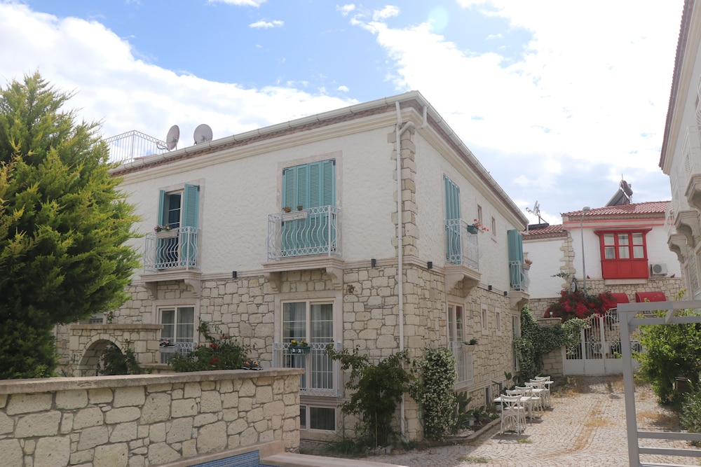 Mavi Konak Otel Alacati