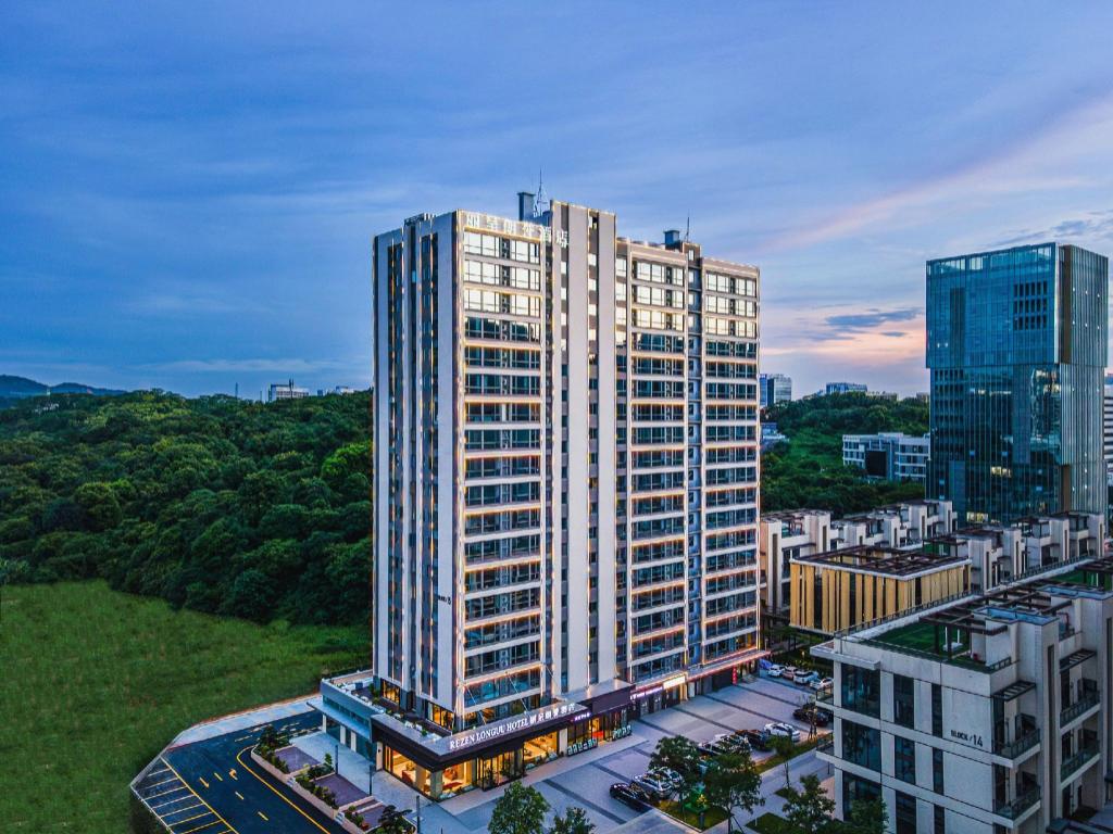 REZEN LONGUU Hotel (Guangzhou Baoneng Performance Center Luogang Subway Station)