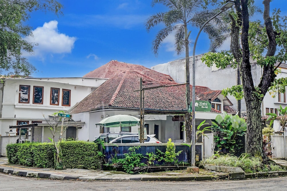 Hotel O Bandung near Stadion Siliwangi formerly The Ethnic Hotel Bandung