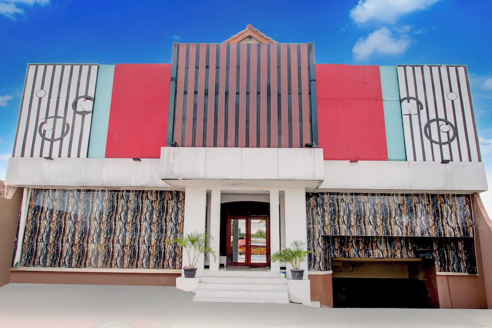 Hotel O near Maguwoharjo Stadium formerly Graha Ngaso