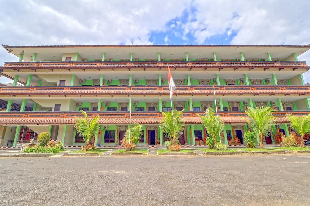 Collection O Bali near Terminal Ubung formerly Batukaru Garden Hotel