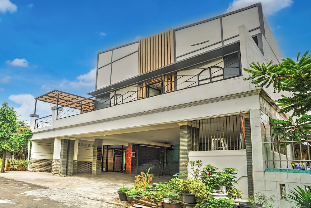 Hotel O near Ciputra World Surabaya formerly Darmo Residence