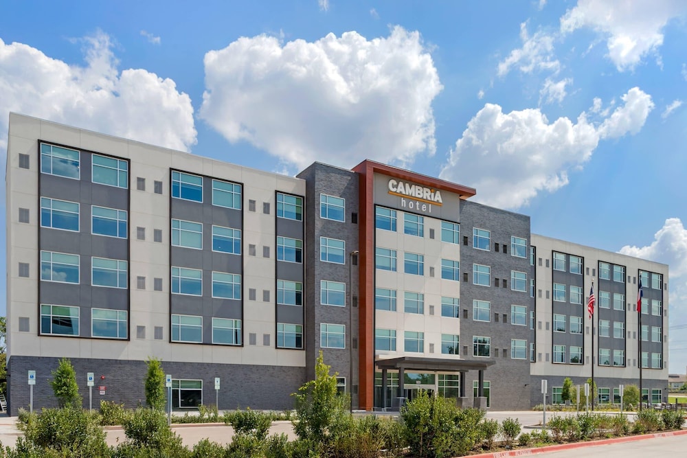Cambria Hotel Fort Worth - Medical Center