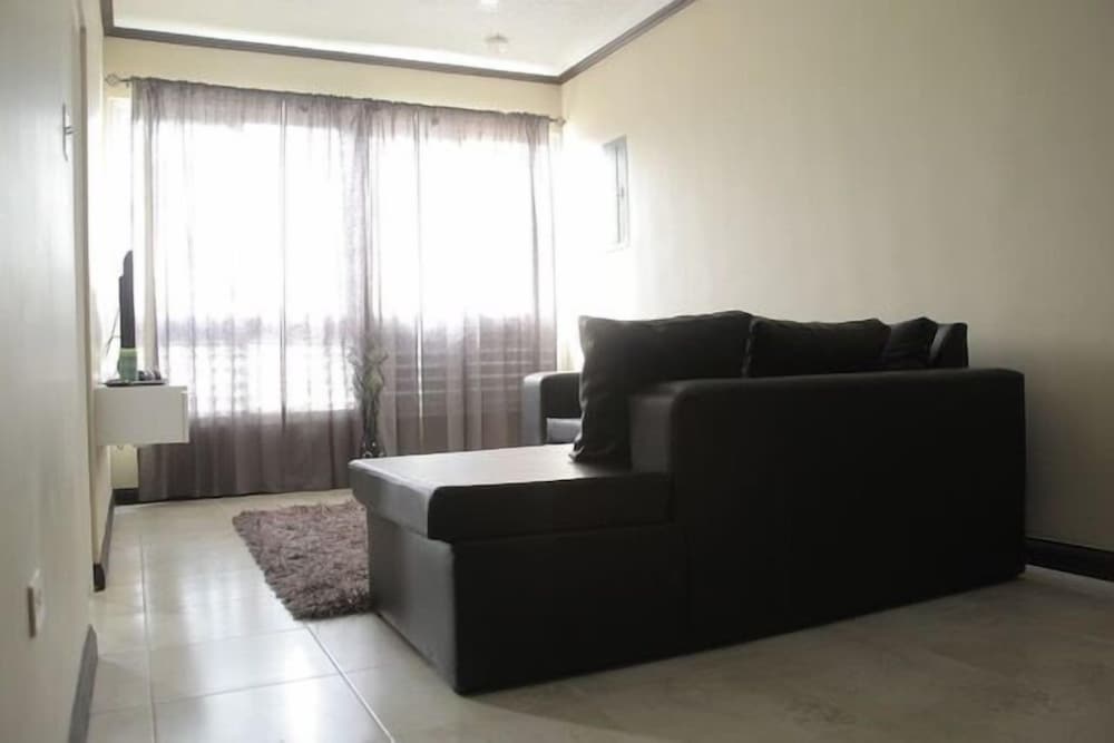 Kingston Apartment at Tres Vista