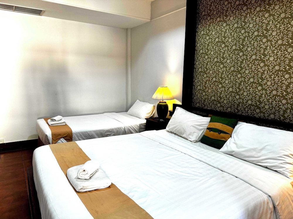 Bangkok Natural Spa Resort and Suite