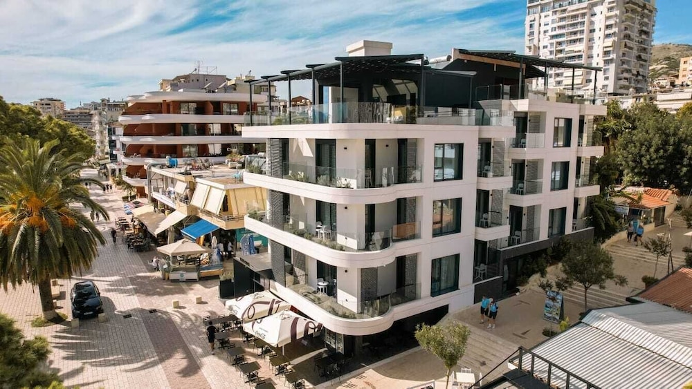 Lion Gate Hotel