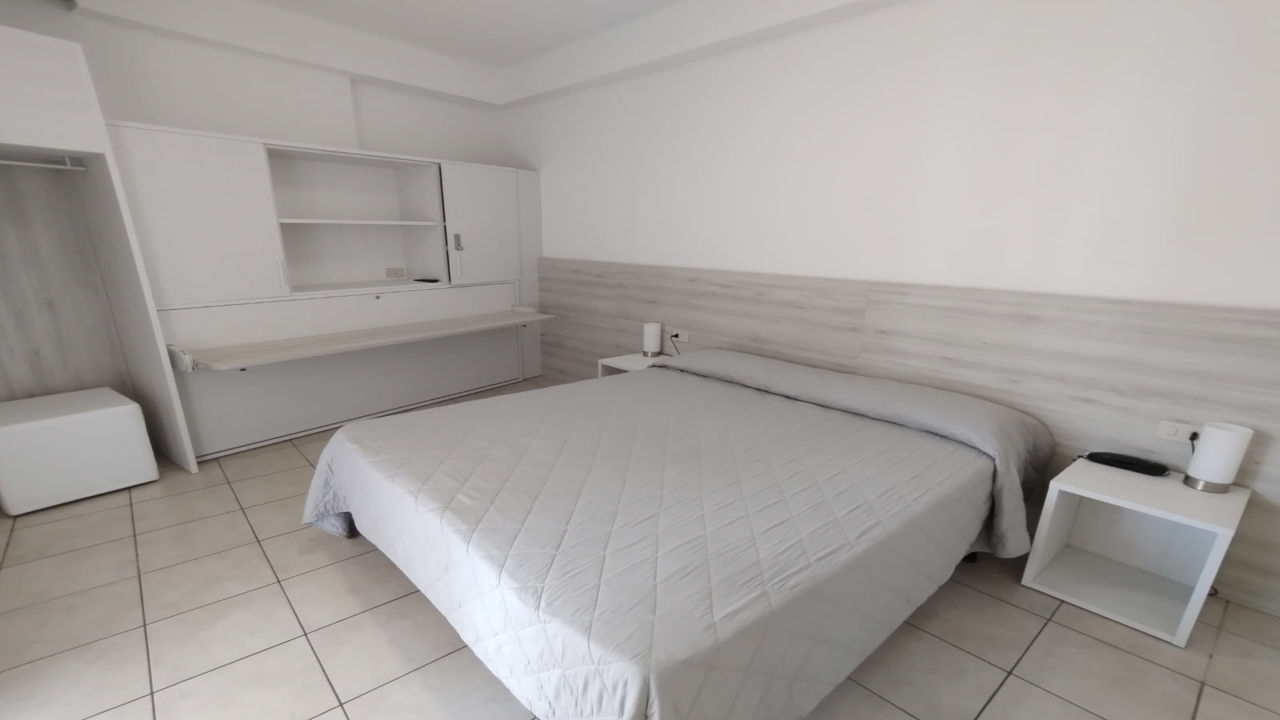 Piazza Manzoni N. 10