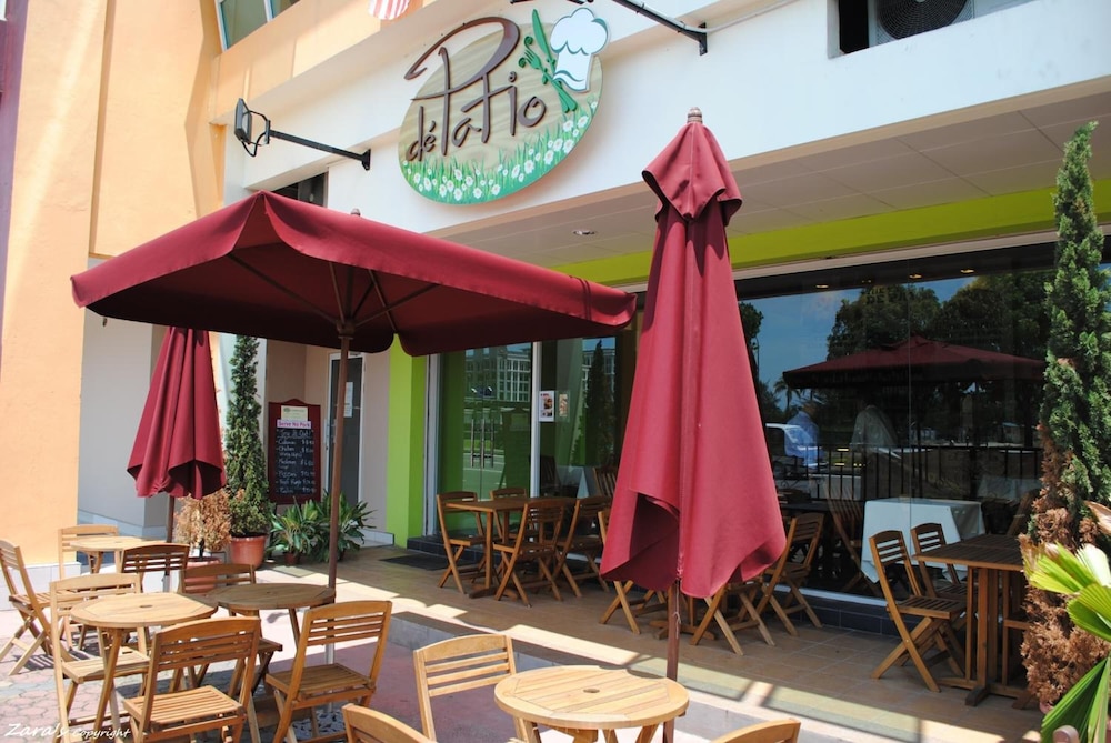 Palette Kota Kinabalu Near by Imago Shopping Mall Formerly Zara's Boutique Hotel — photo 2