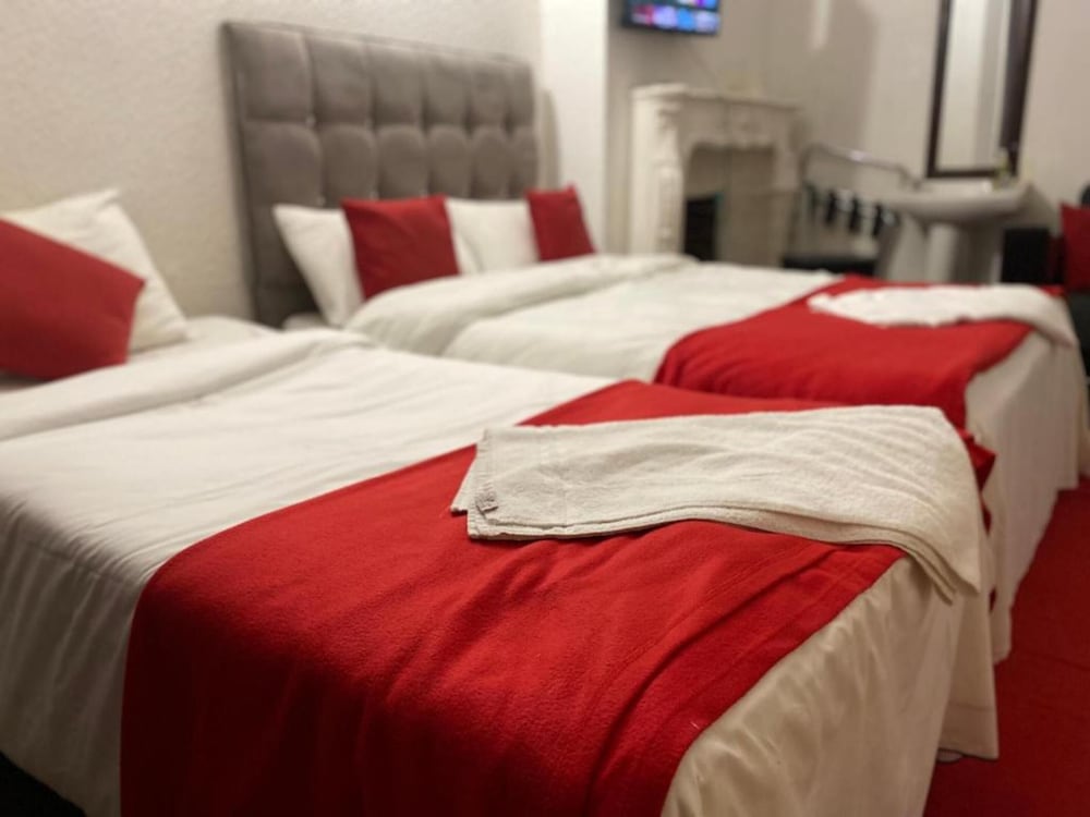 Saji Hotel Ilford by OYO