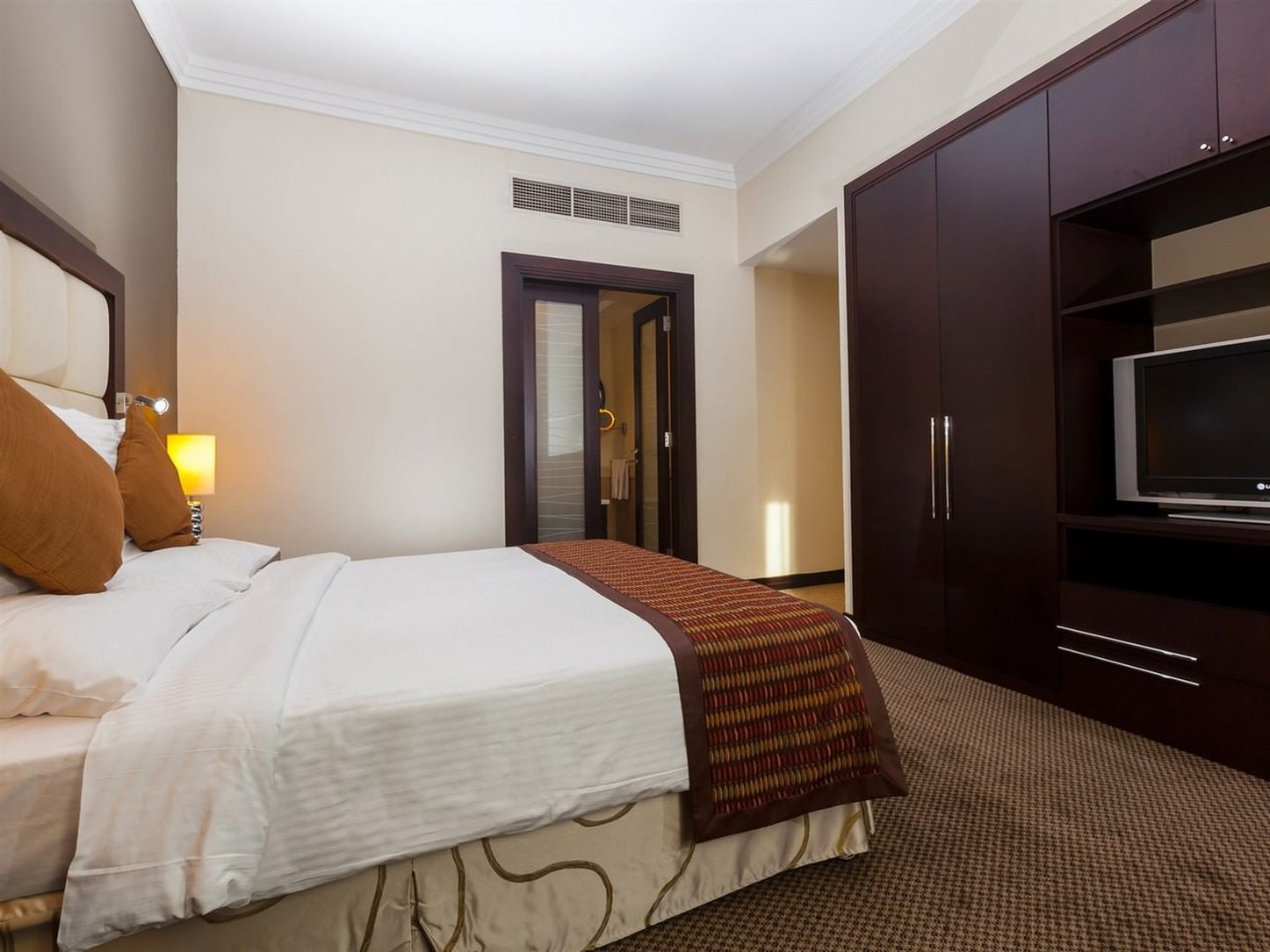Flora Park Deluxe Hotel Apartments
