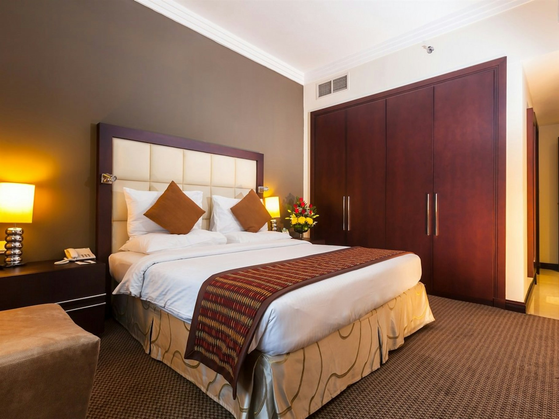 Flora Park Deluxe Hotel Apartments