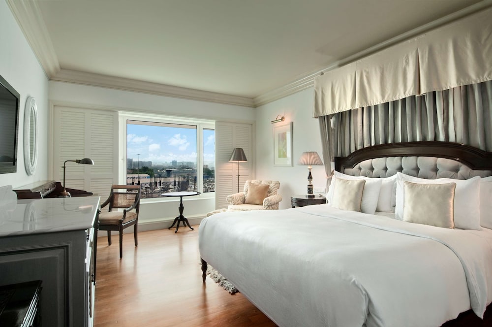 Hilton Deluxe King Room