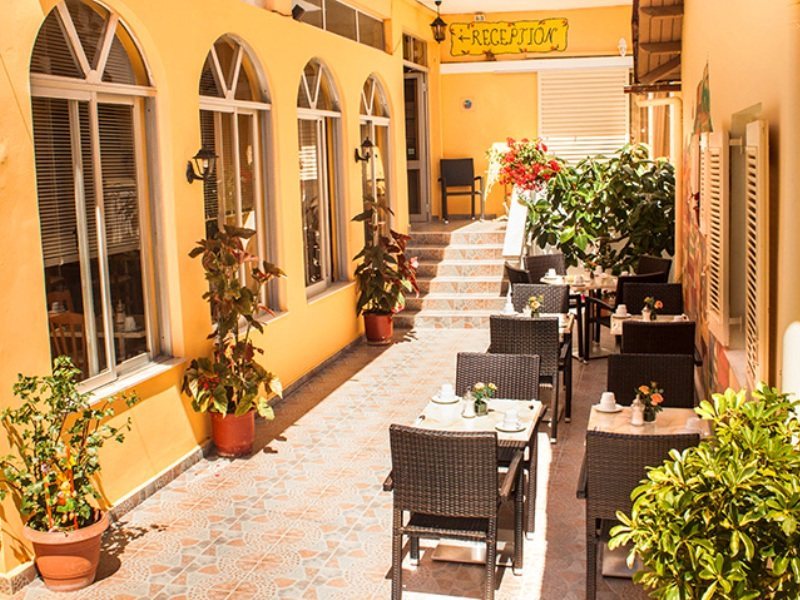 Hotellbilder av Bella Vista Beach Hotel and Studios - nummer 1 av 6