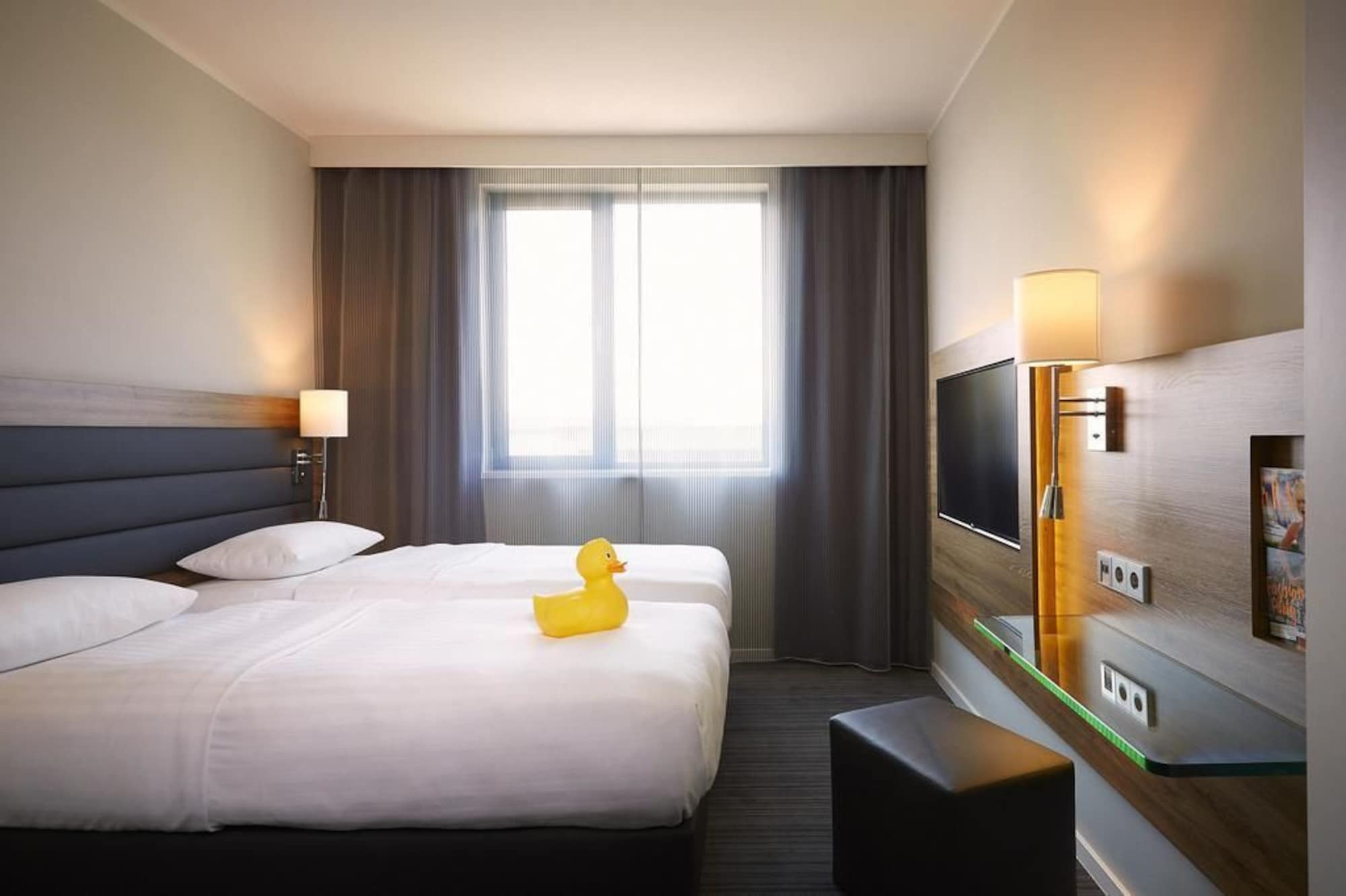 Billede av hotellet Moxy Edinburgh Airport - nummer 1 af 10