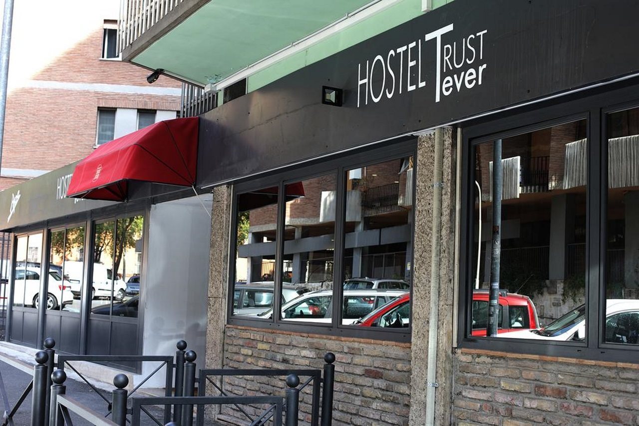 Hostel Trustever