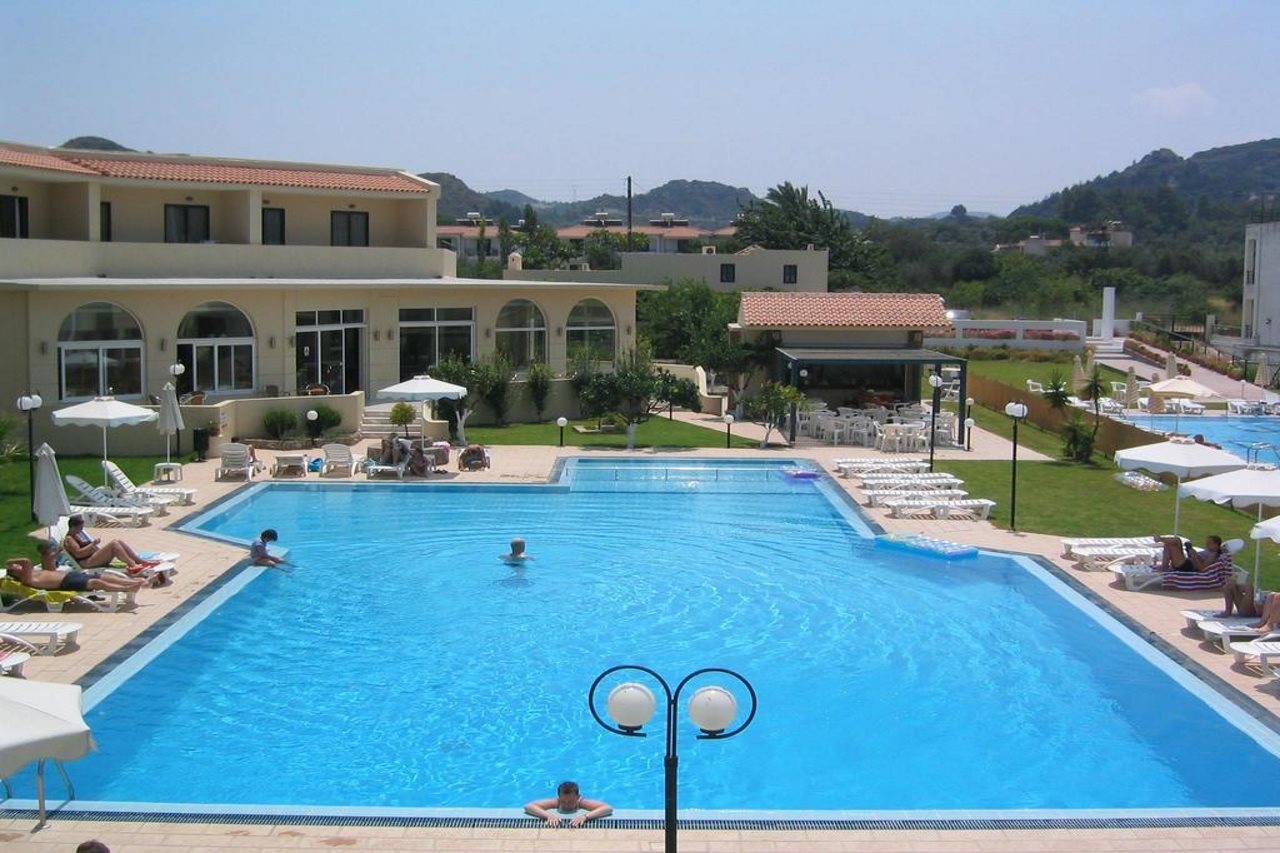 Summerland Hotel & Bungalows