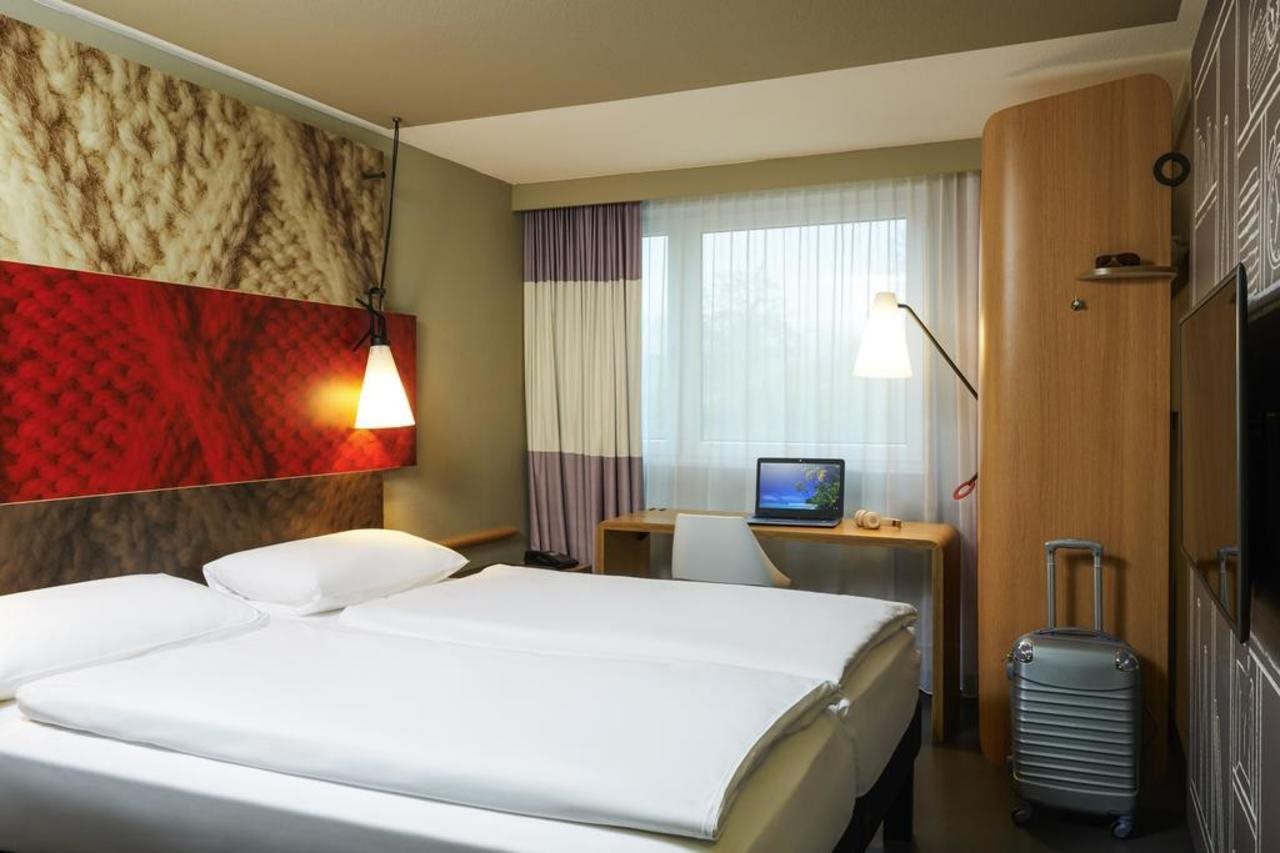 Hotel Ibis Zurich Adliswil, Schweiz, Zürich. Großes 2