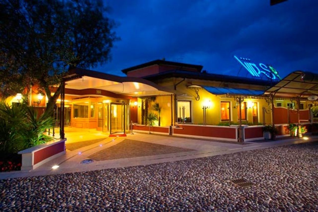 Hotel Vip's Motel Luxury Accommodation & Spa, Italien, Lonato del Garda. Großes 2