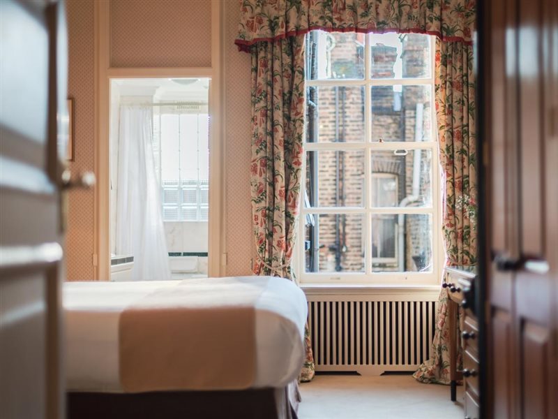 44 Curzon Street by Mansley Apartments