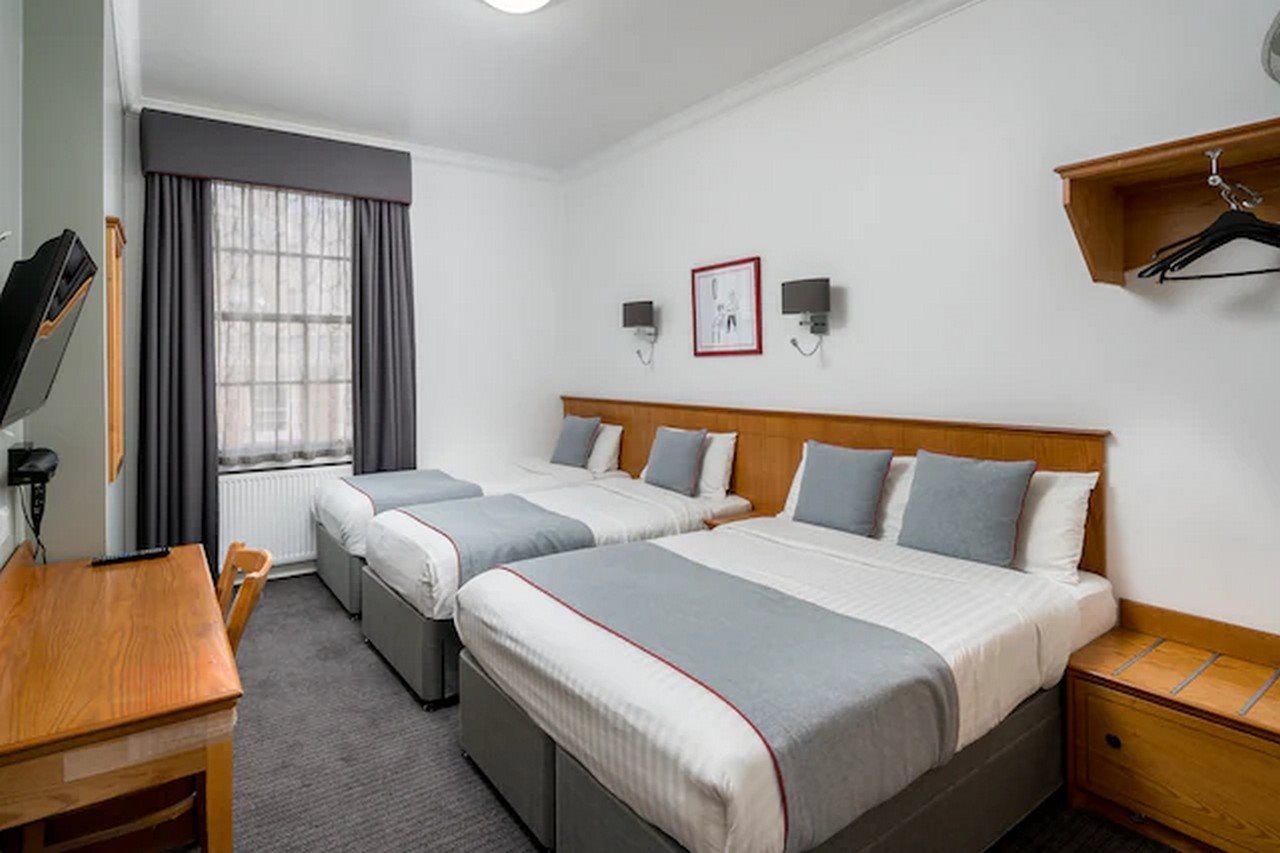 OYO Townhouse New England Victoria