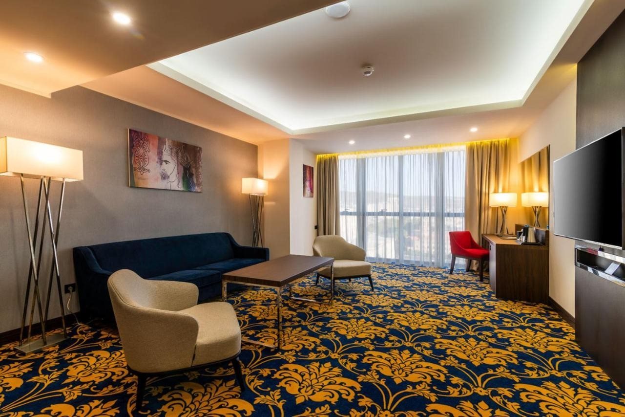 Hotel Ramada Hotel and Suites by Wyndham Yerevan, Armenien, Jerewan. Großes 2