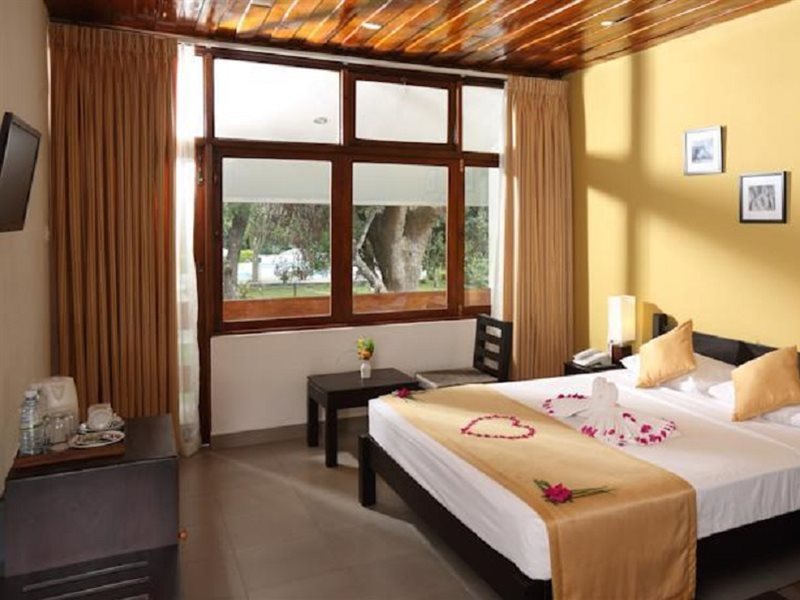 Hotel The Lakeside Hotel at Nuwarawewa, Sri Lanka, Anuradhapura. Großes 2