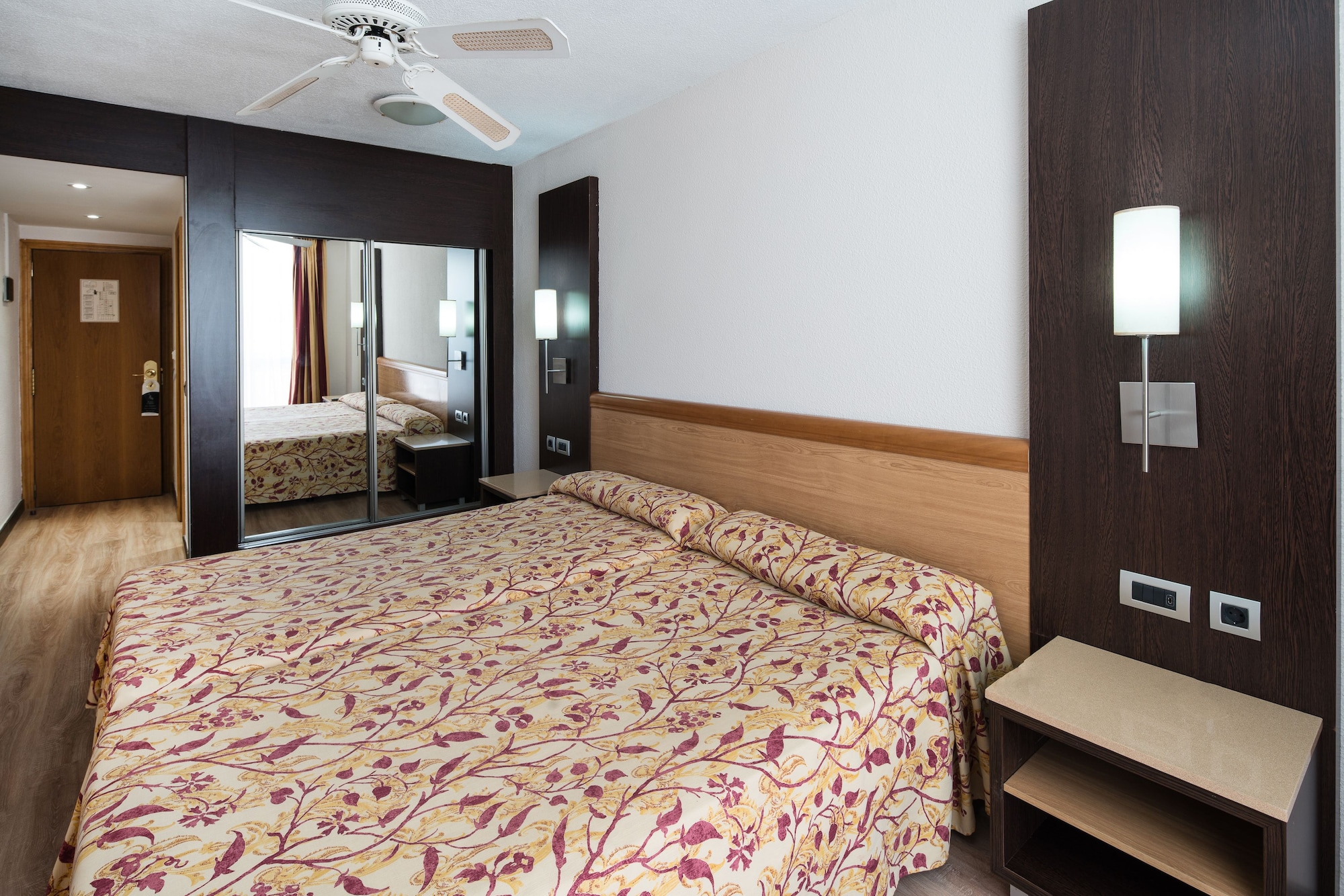 Bilder från hotellet Catalonia Oro Negro - nummer 1 av 36