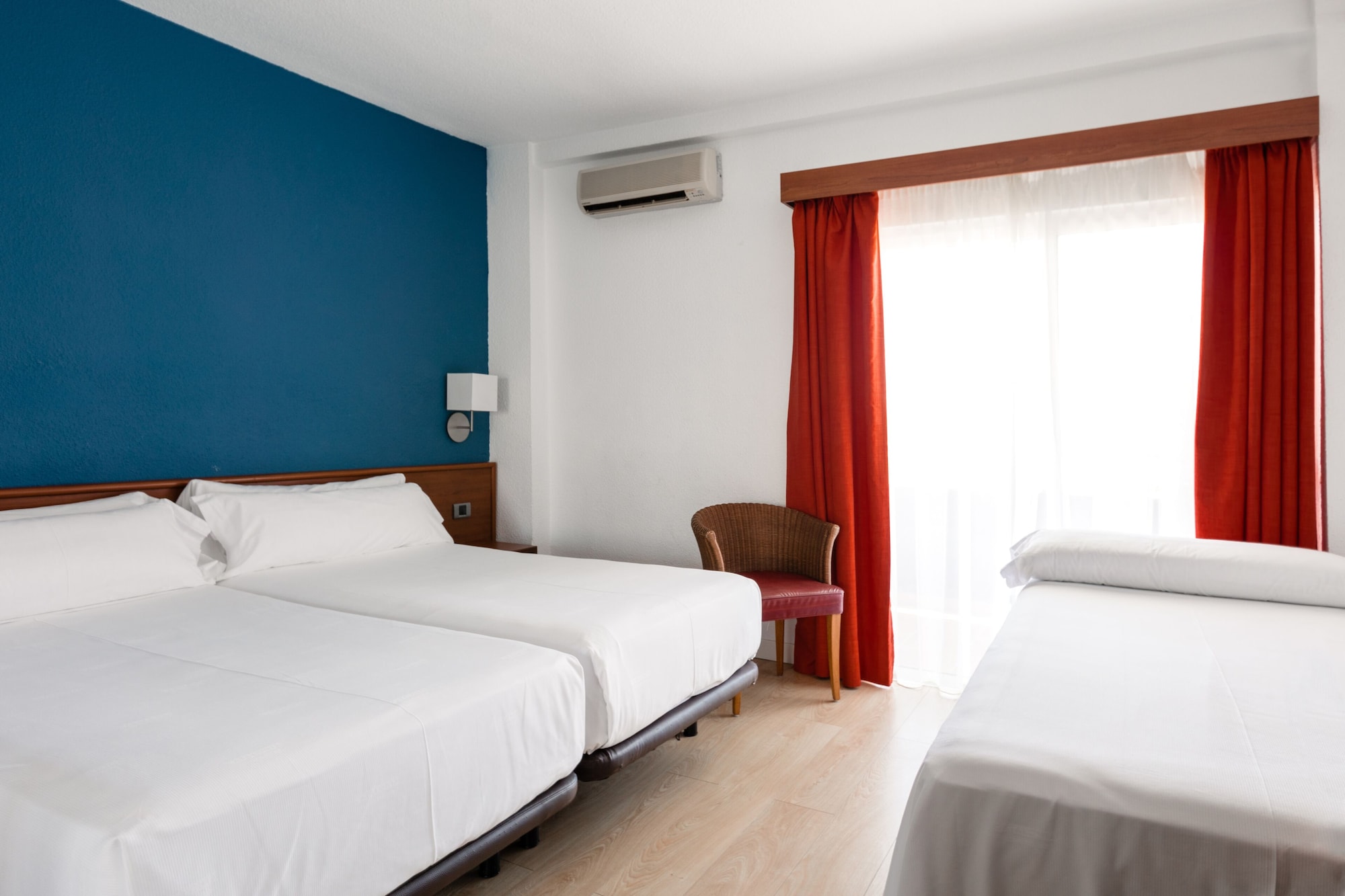 Bilder från hotellet Catalonia Punta del Rey - nummer 1 av 75