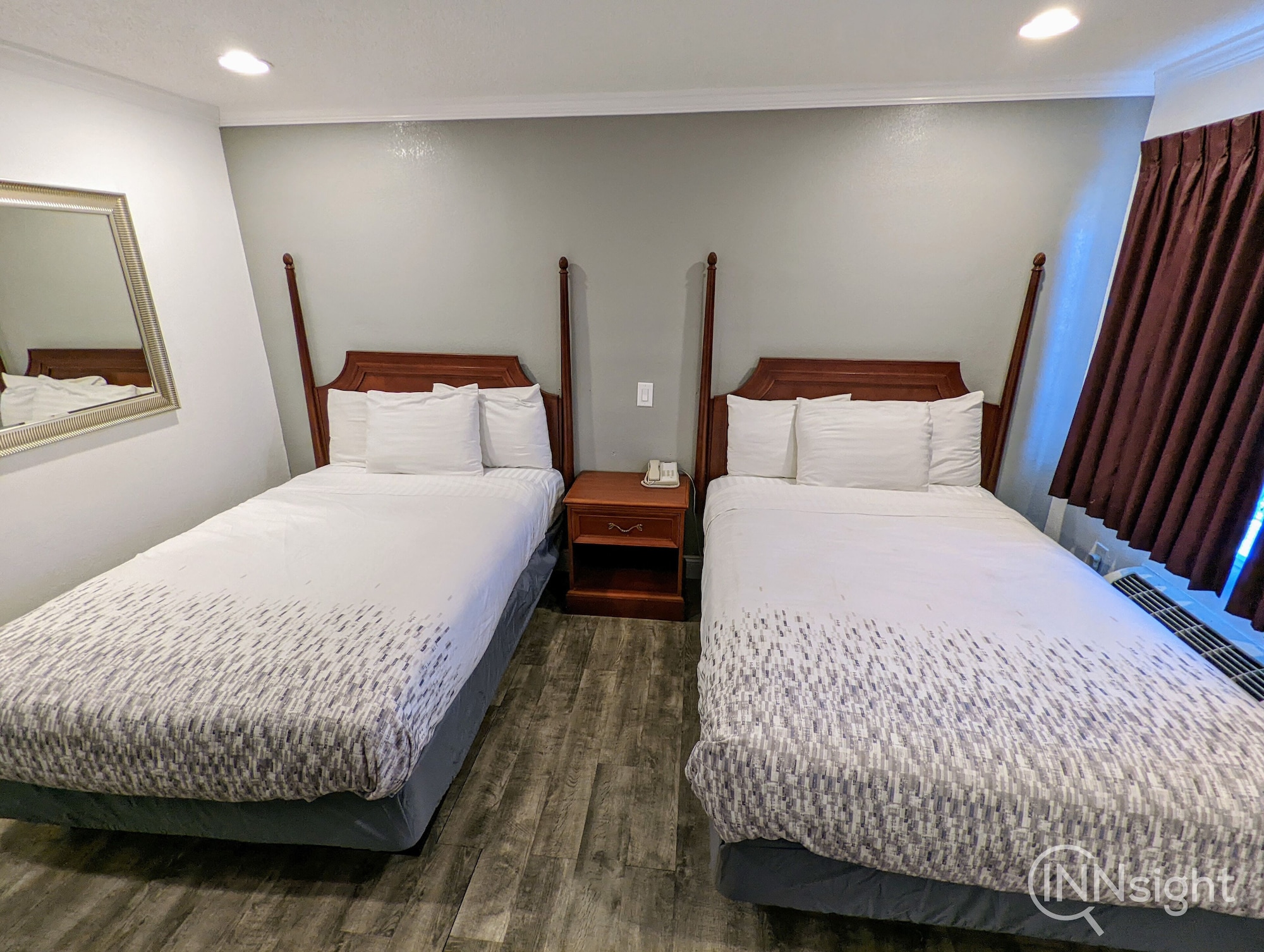 Hotellbilder av Deluxe Inn - nummer 1 av 10