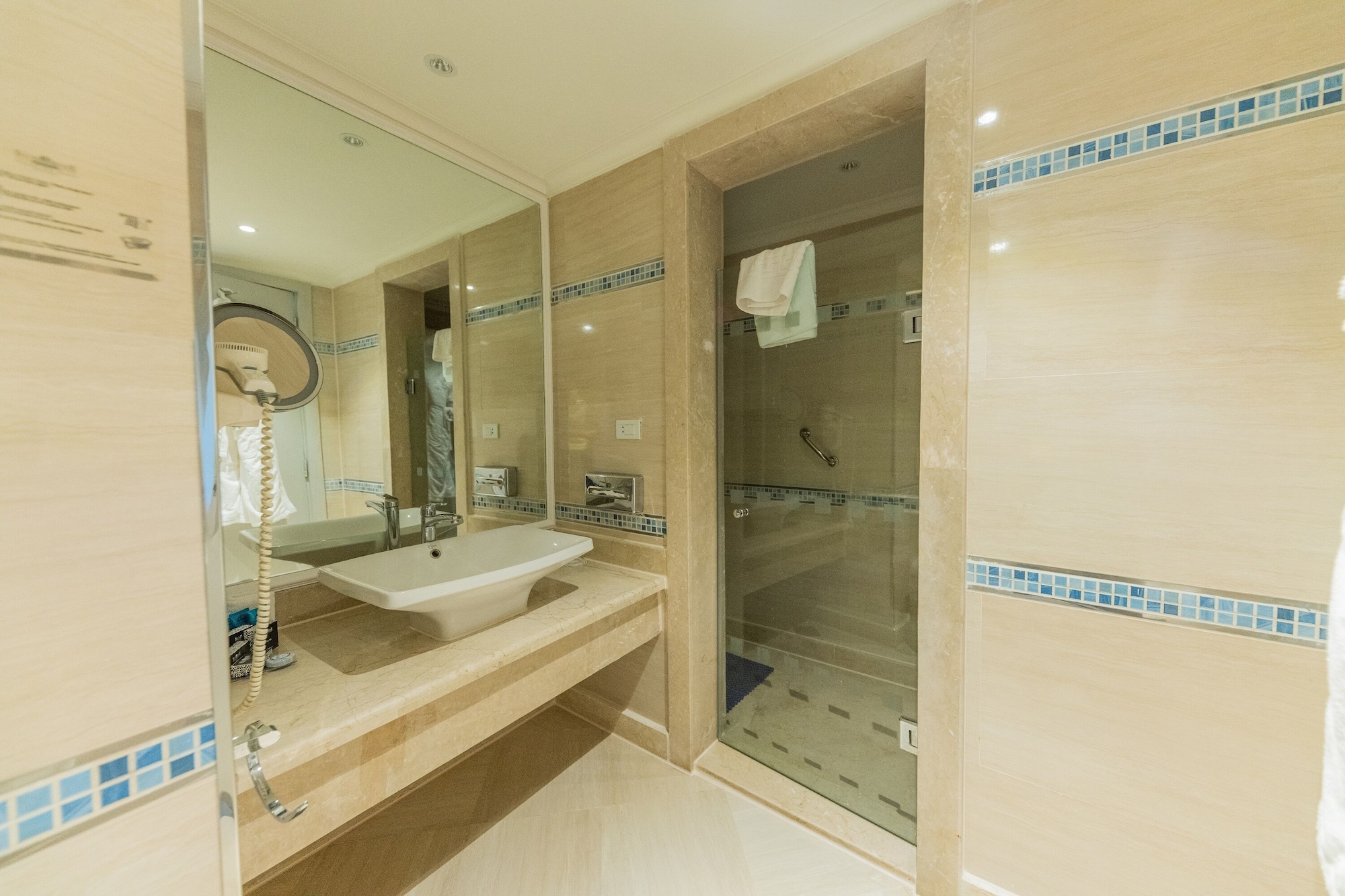 Bilder från hotellet Sunrise Crystal Bay Resort Grand Select - nummer 1 av 135