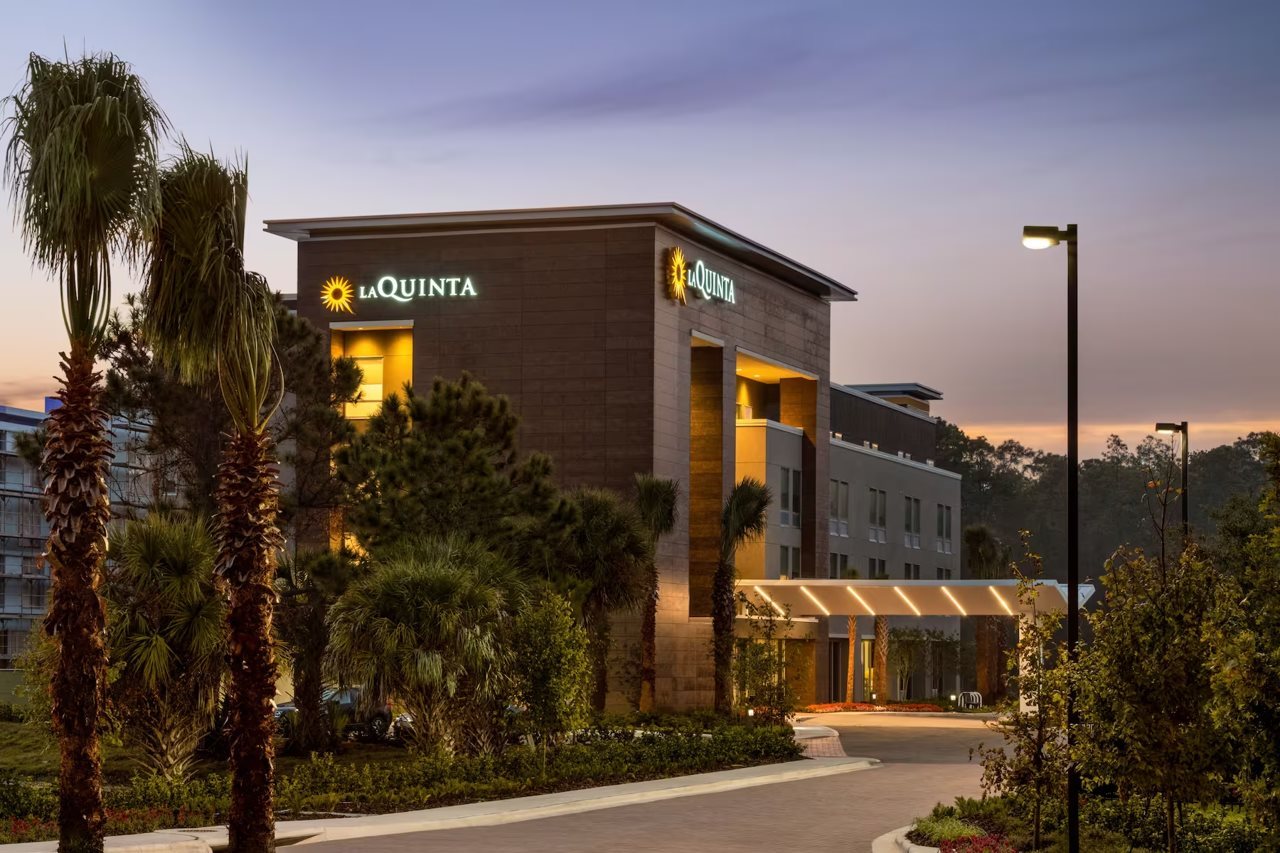 Hotel La Quinta Inn And Suites By Wyndham Orlando Idrive Theme Parks, USA, Orlando. Großes 2