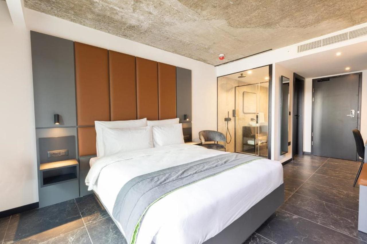 The Londoner Hotel St. Julian’s