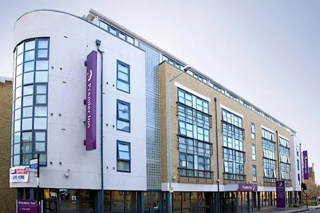 Billede av hotellet Premier Inn London Kew Bridge - nummer 1 af 10