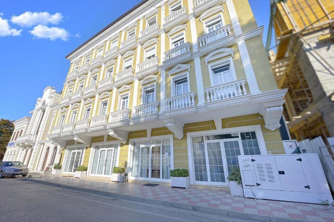 Alis Hotel