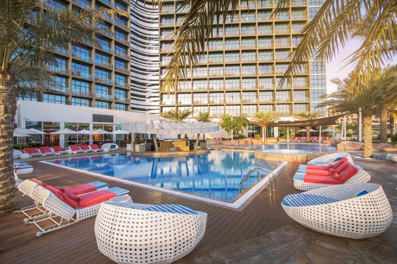 Hotel Yas Plaza Marina by IHG, Vereinigte Arabische Emirate, Abu Dhabi. Großes 1