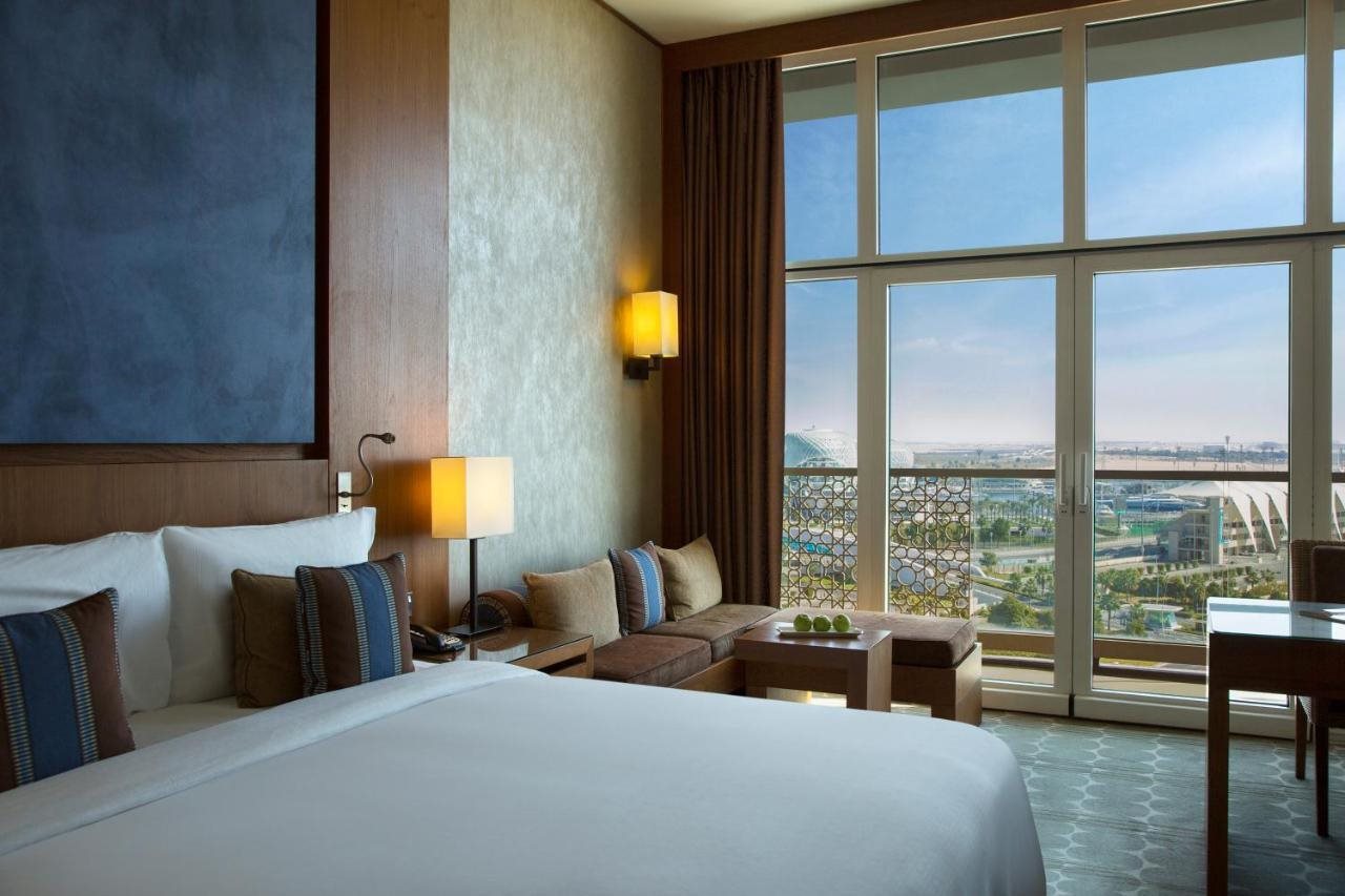 Hotel Yas Plaza Marina by IHG, Vereinigte Arabische Emirate, Abu Dhabi. Großes 2