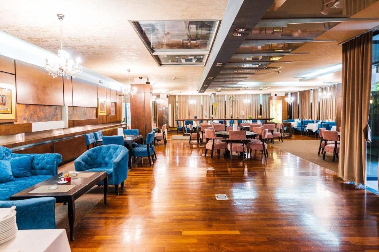 Hotel Hotel Holiday, Bosnien und Herzegowina, Sarajevo. Großes 2