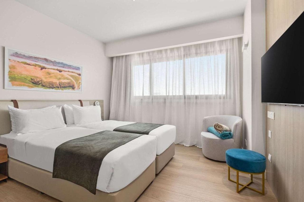 Hotel Mercure Larnaca Finikoudes Beach, Zypern, Larnaka. Großes 2