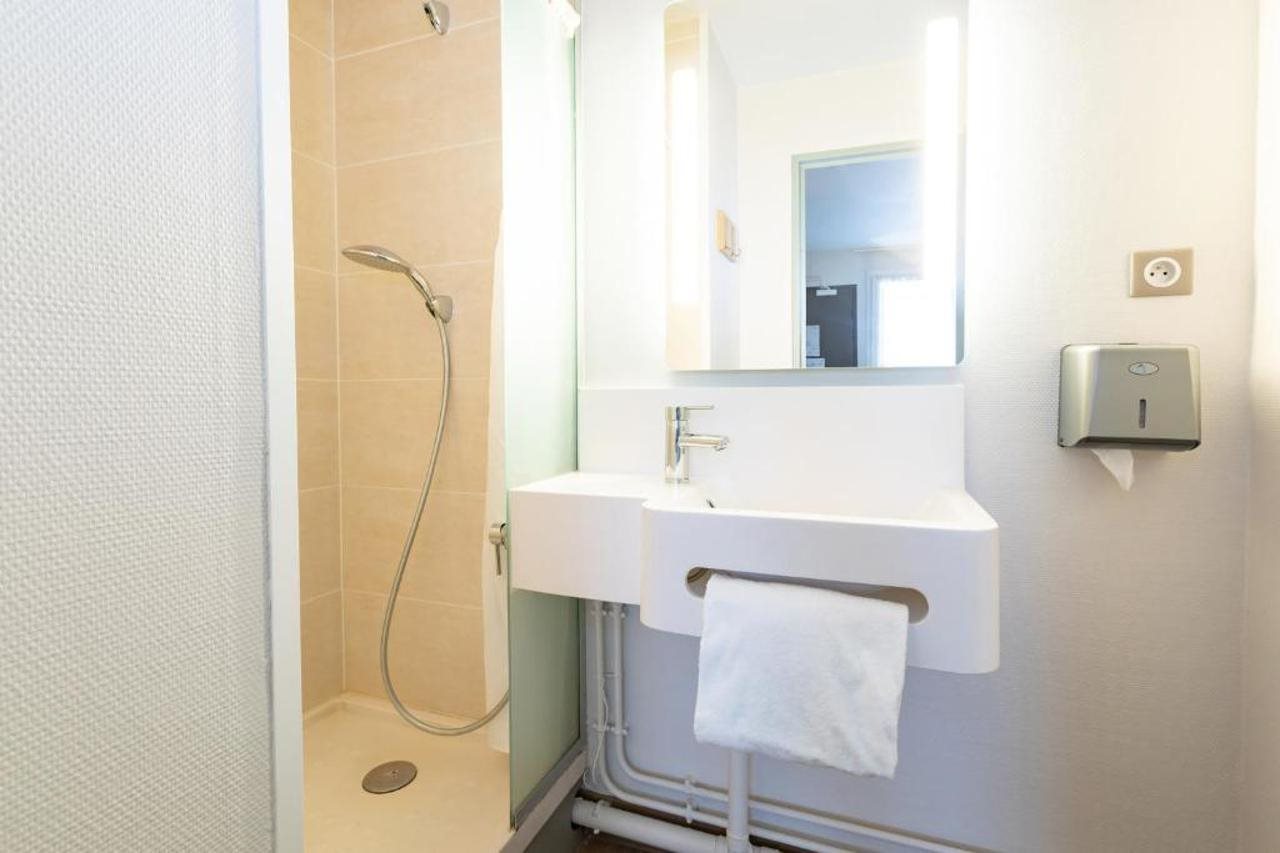 Hotel B&B Hotel Laval Change, Frankreich, Changé. Großes 10