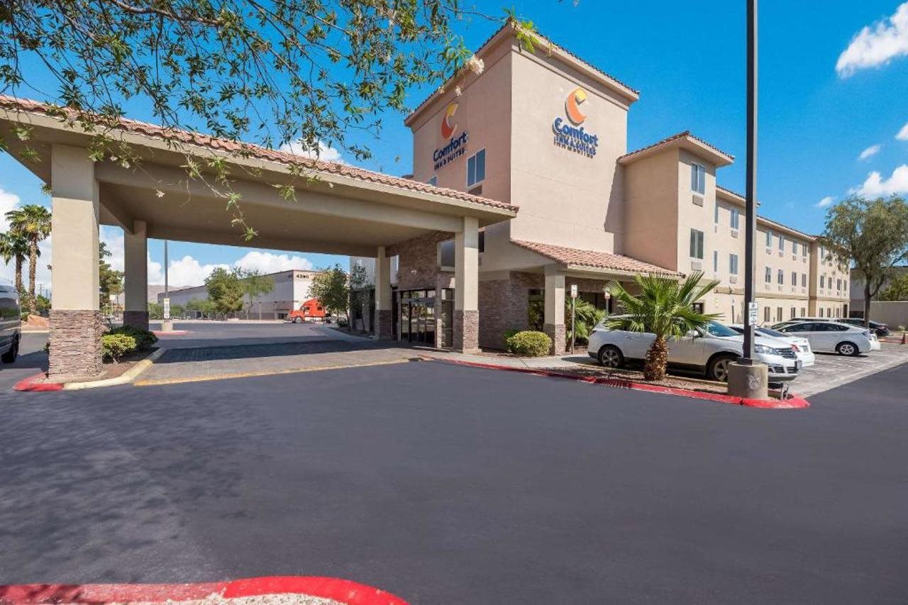 Hotellbilder av Comfort Inn and Suites Las Vegas - Nellis - nummer 1 av 10