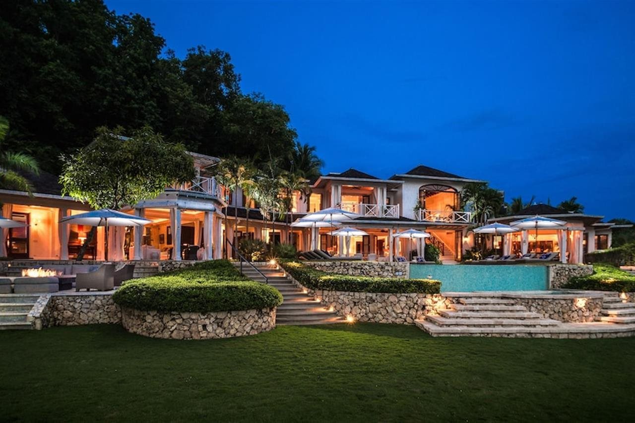 Round Hill Hotel & Villas